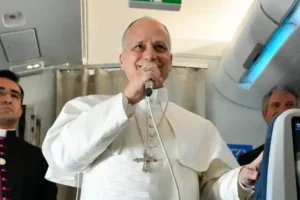 Leia mais sobre o artigo Bênçãos a casais do mesmo sexo sem formalização é mantida na Igreja Católica