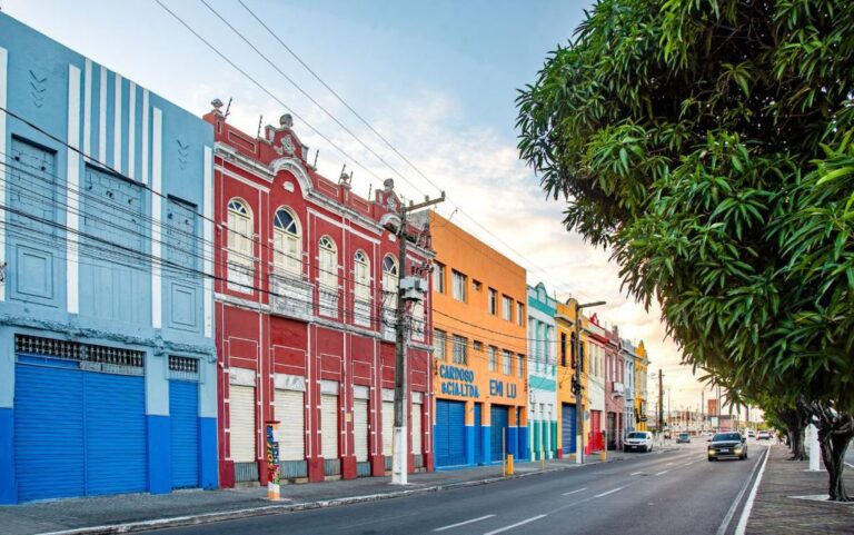 Leia mais sobre o artigo Revitalização de fachadas resgata história e valoriza patrimônio do Centro de Aracaju 