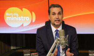Leia mais sobre o artigo Governo usou lucros com exportação para conter preço dos combustíveis