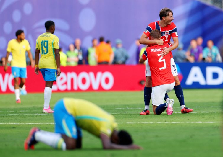 Noruega vence e Brasil deixa a Copa do Mundo